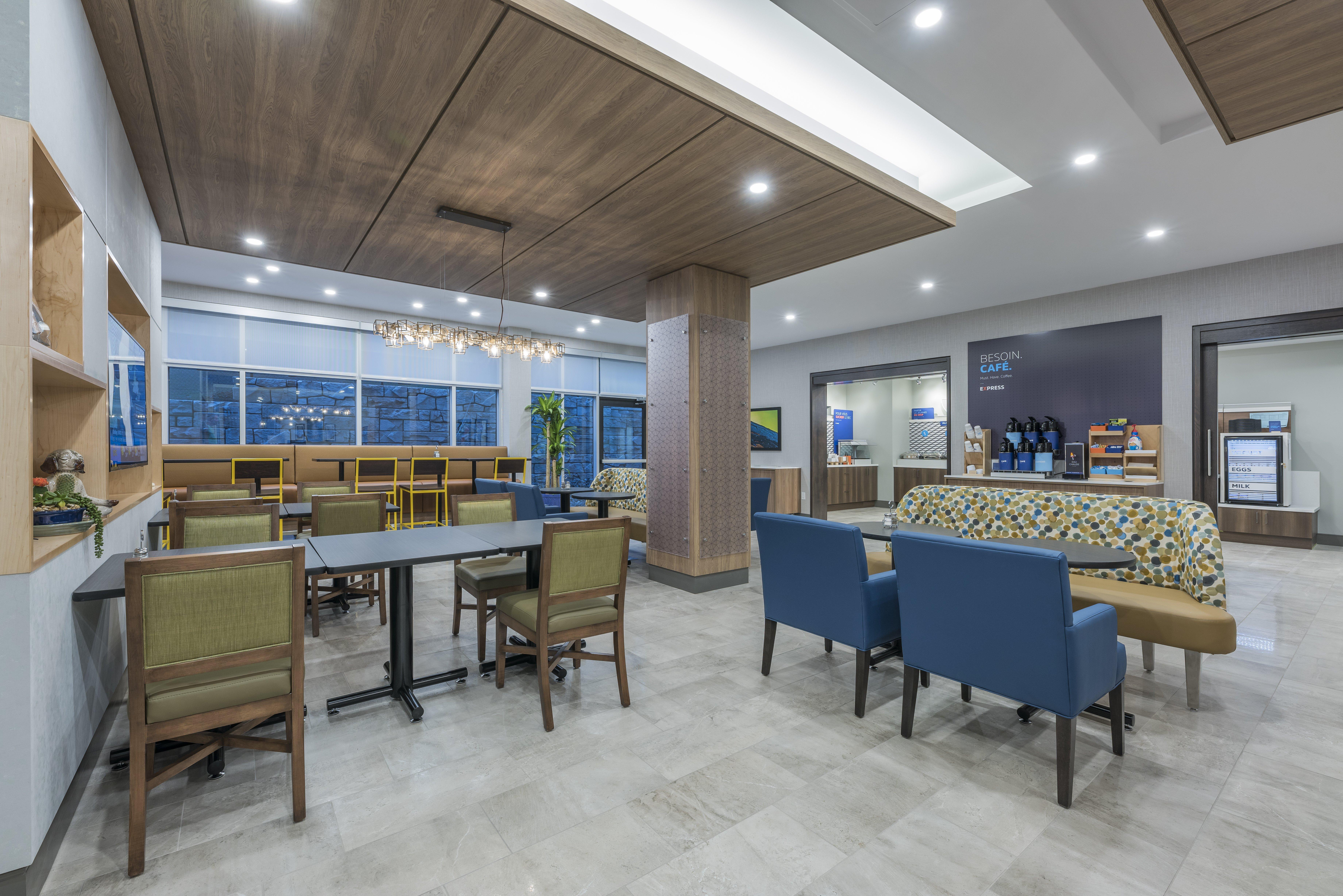 Holiday Inn Express & Suites Moncton By Ihg Bagian luar foto
