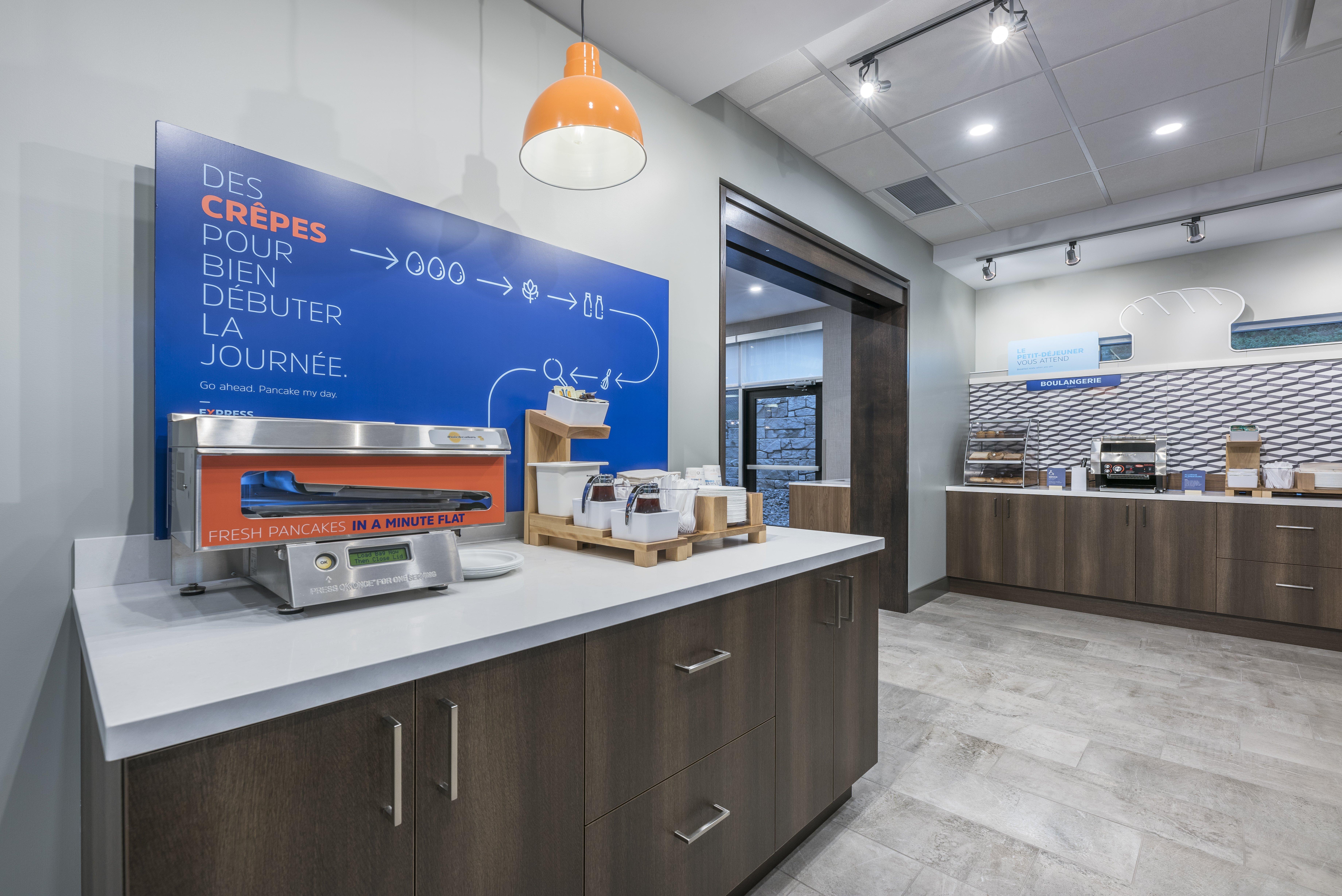 Holiday Inn Express & Suites Moncton By Ihg Bagian luar foto