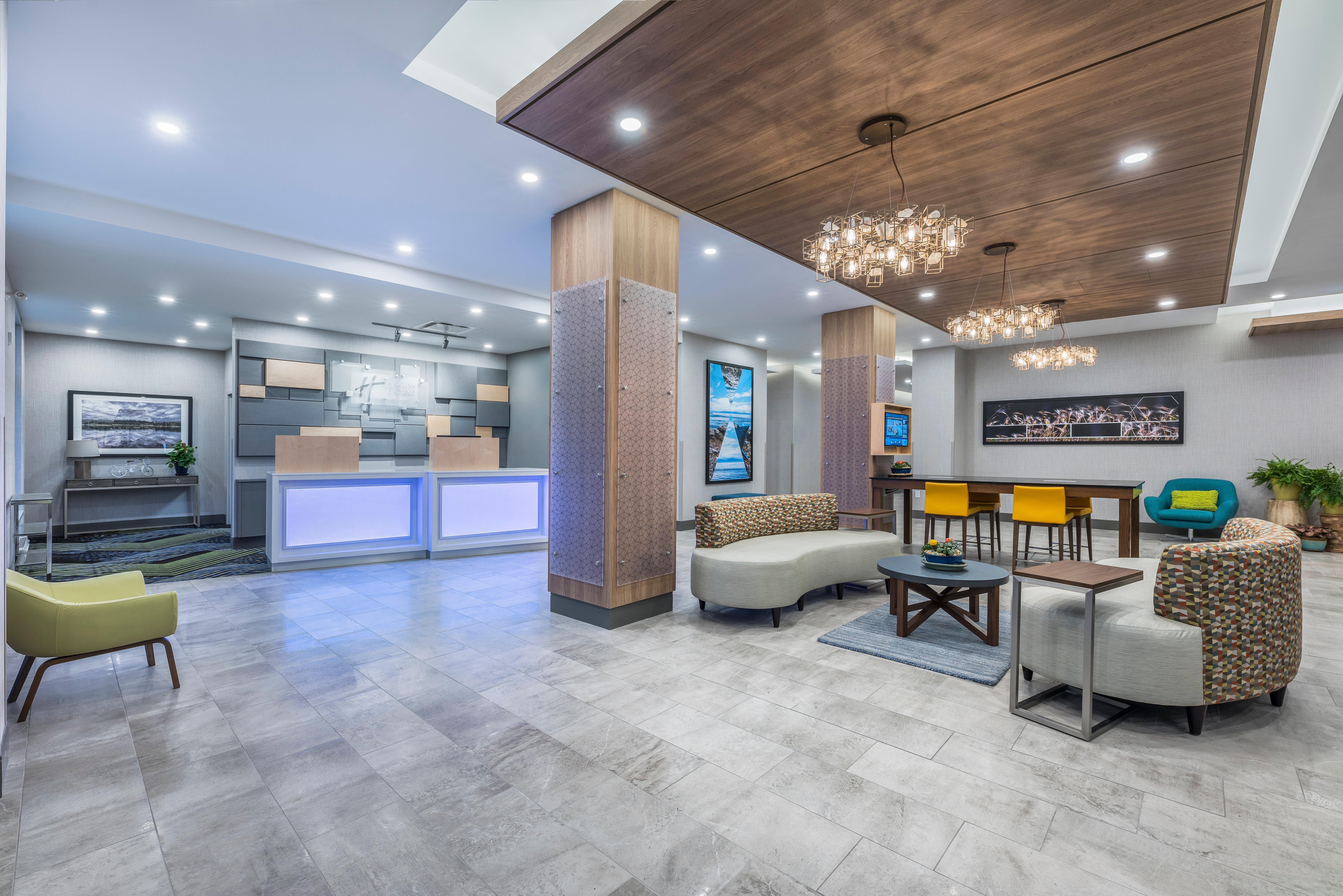 Holiday Inn Express & Suites Moncton By Ihg Bagian luar foto