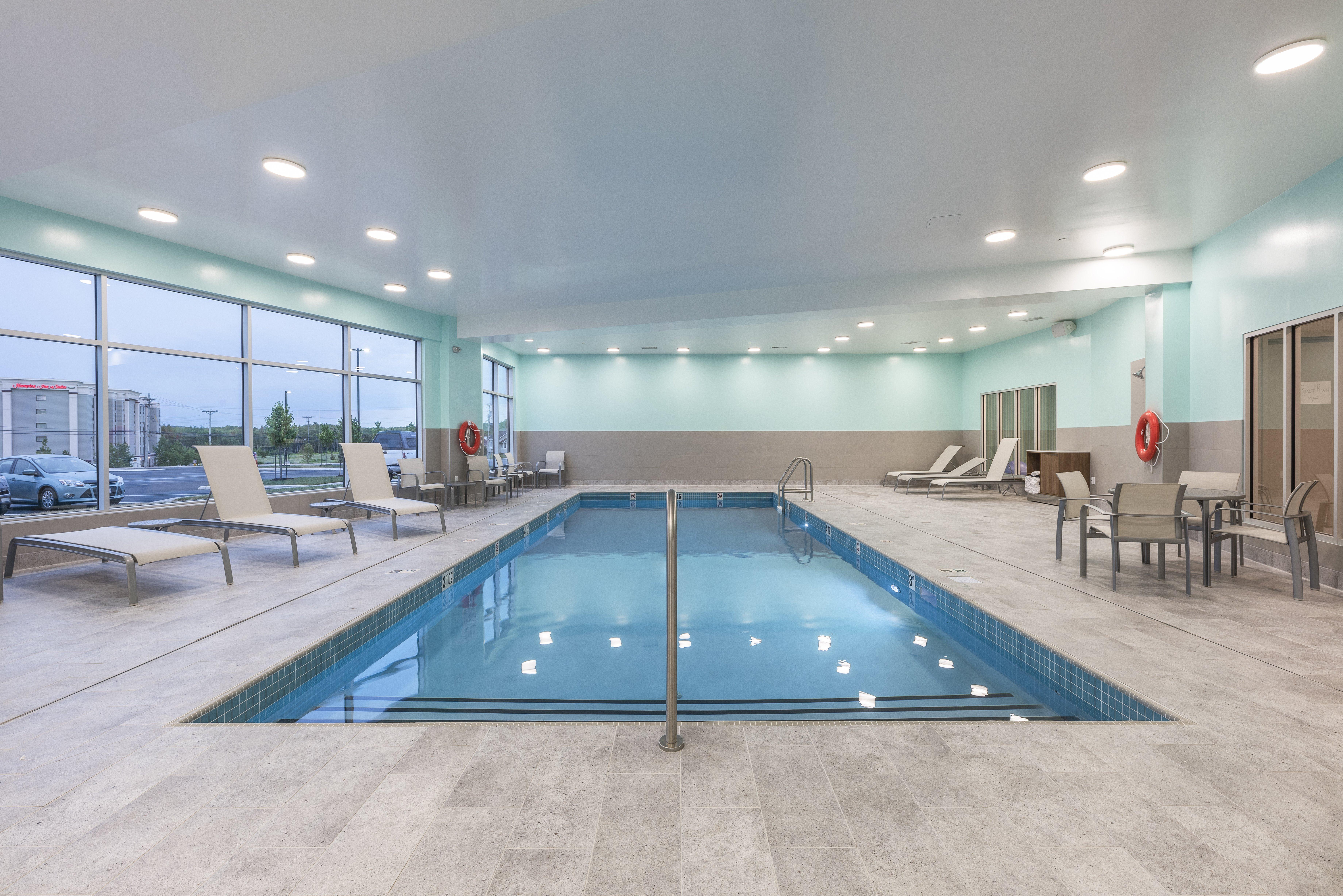 Holiday Inn Express & Suites Moncton By Ihg Bagian luar foto