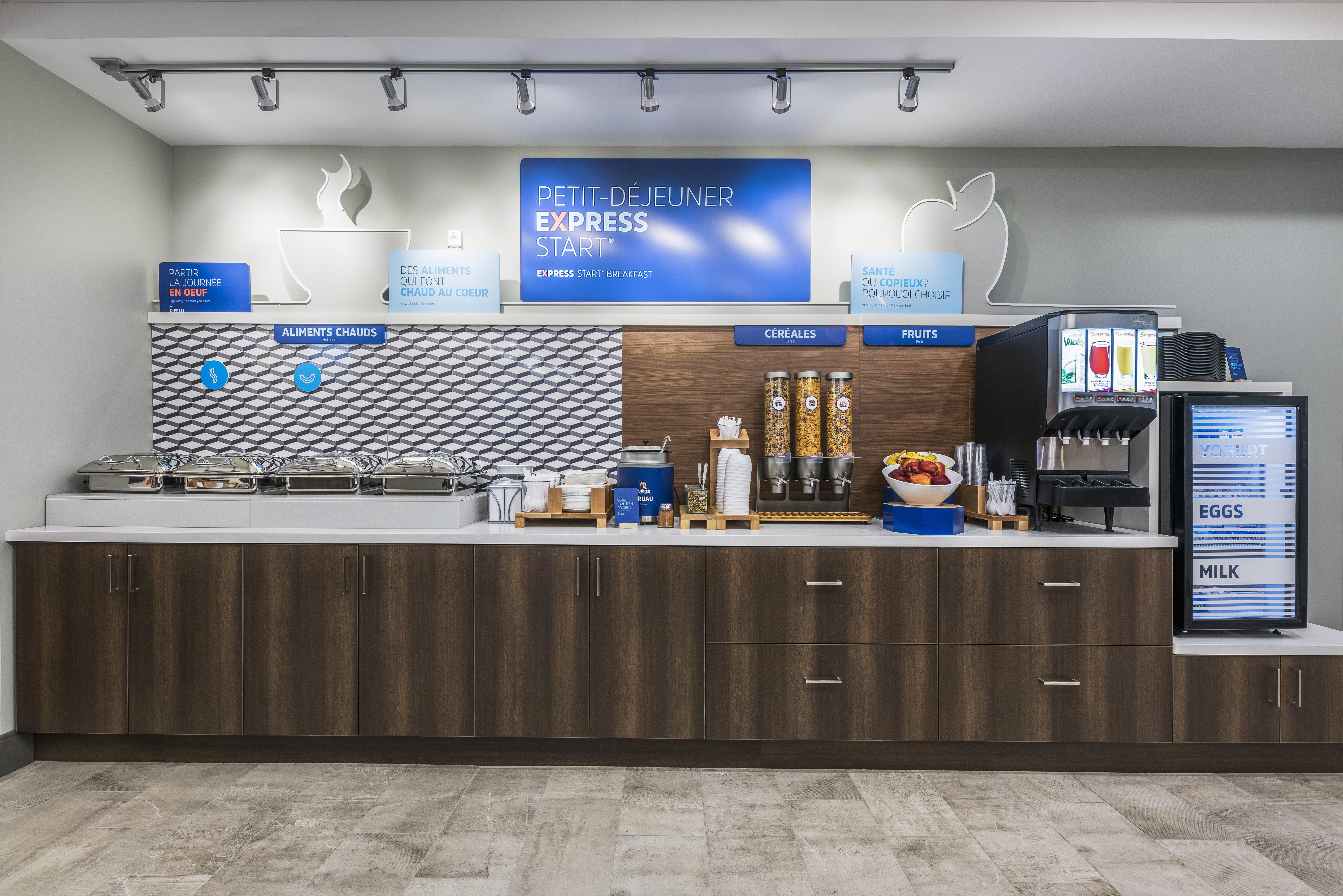 Holiday Inn Express & Suites Moncton By Ihg Bagian luar foto